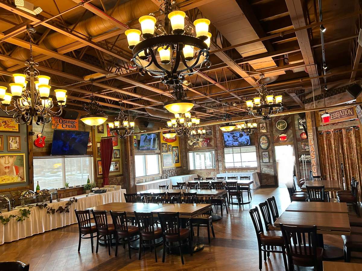 Private Events at Morettis in Morton Grove