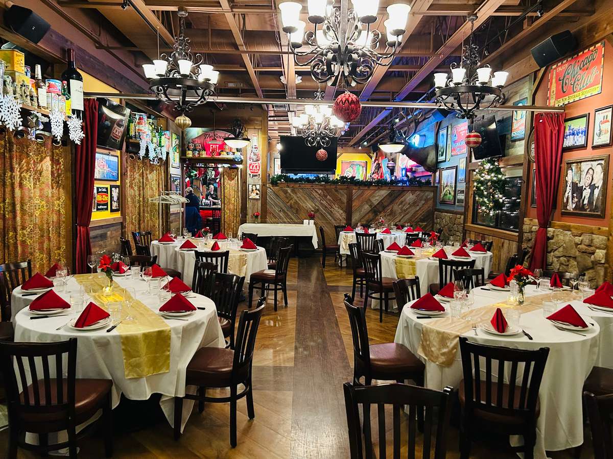 Private Events at Morettis in Morton Grove