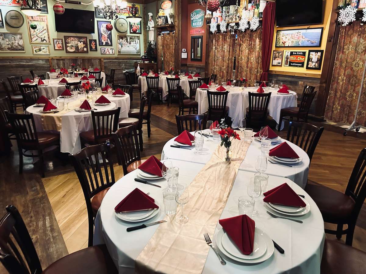 Private Events at Morettis in Morton Grove