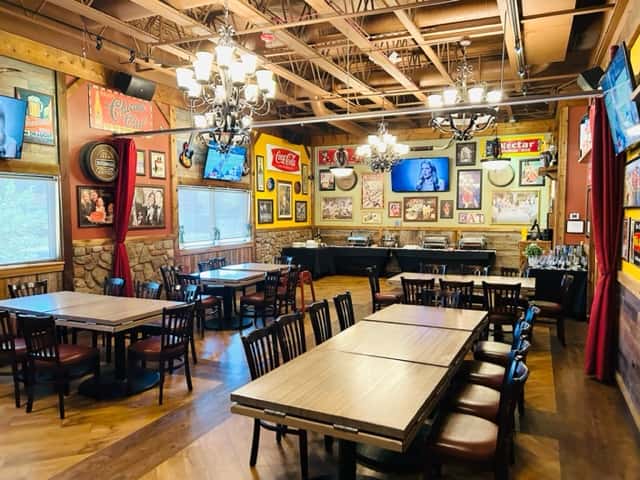 Private Events at Morettis in Morton Grove