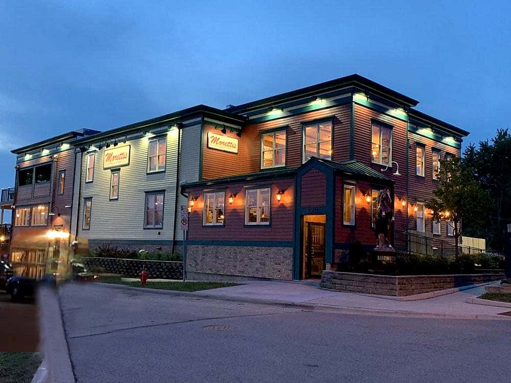 Moretti's Restaurant in Barrington