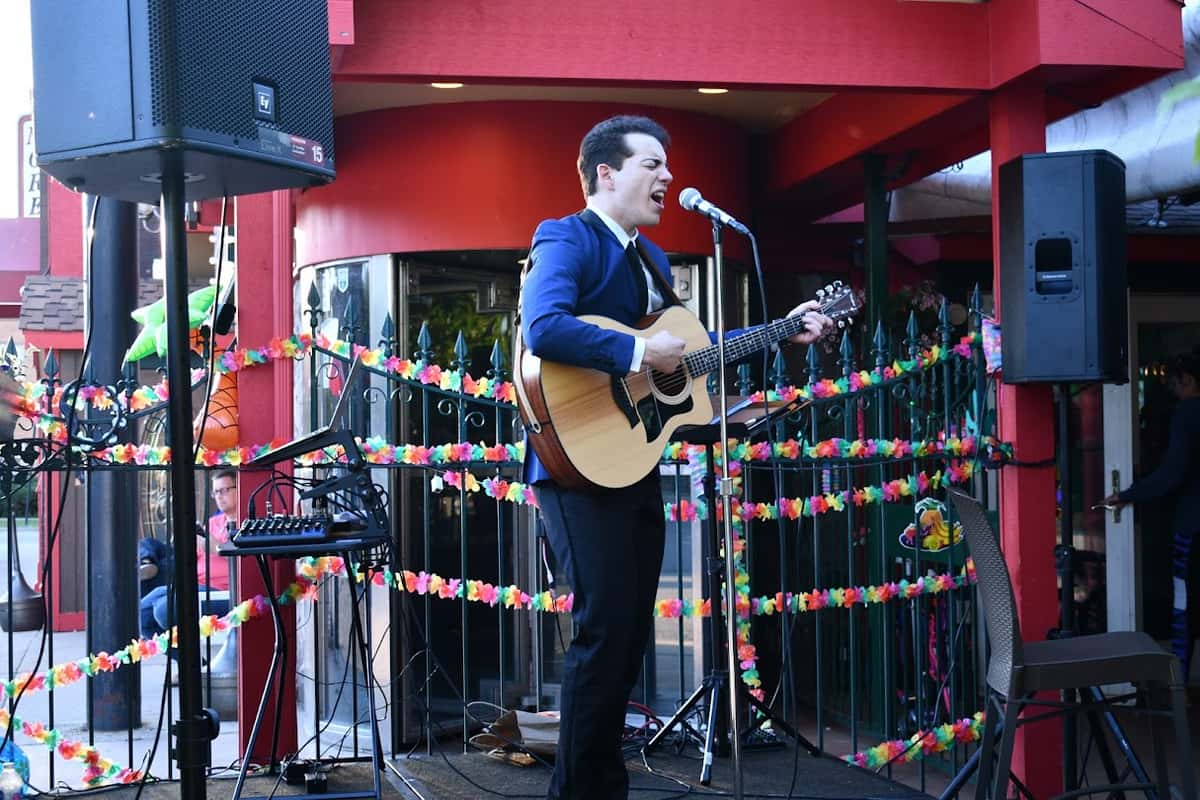 live music at Moretti's Restaurants