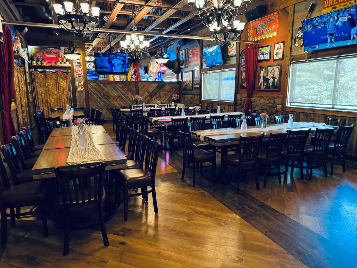 Private Events at Morettis in Morton Grove