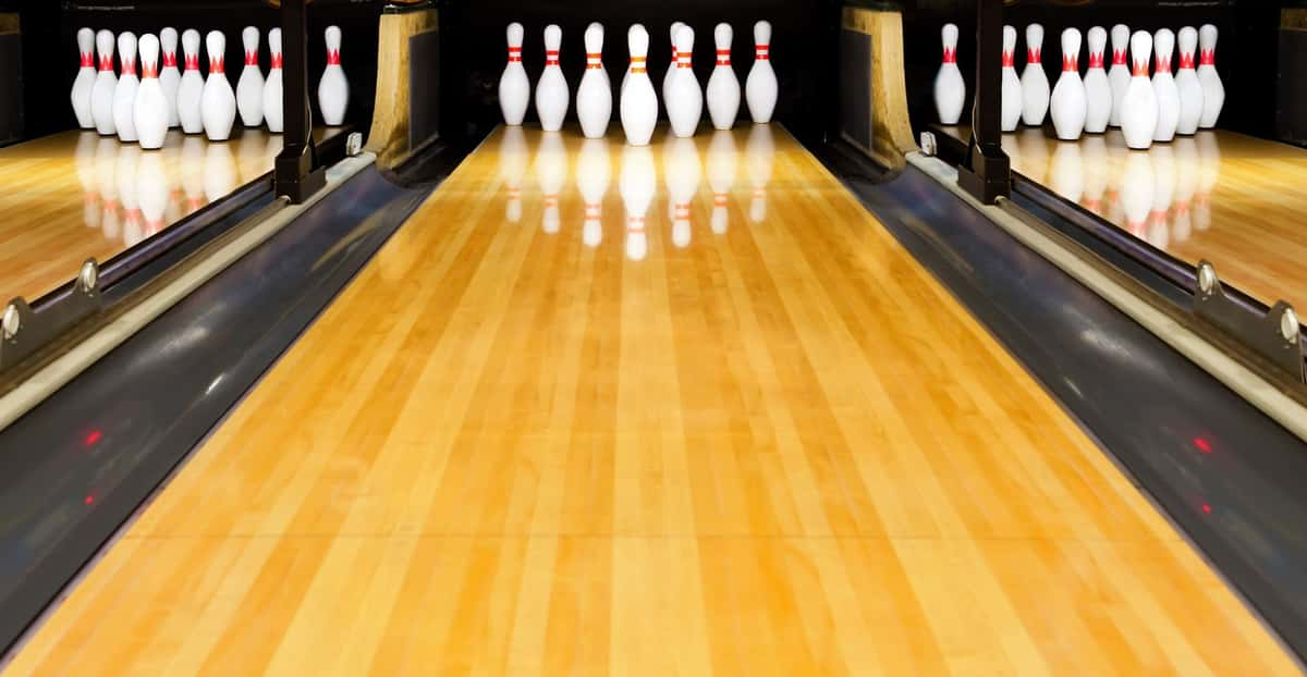 bowling alleys near me open now        <h3 class=