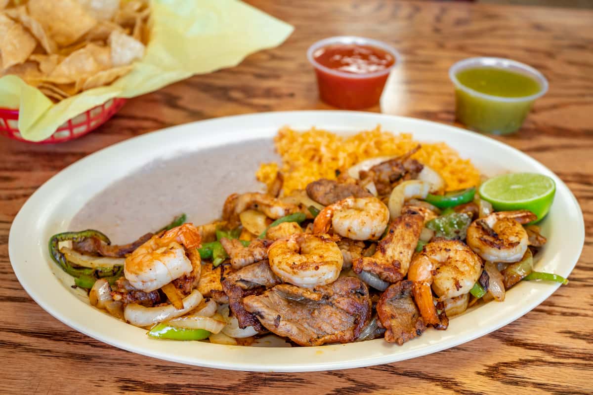 chicken beef and shrimp plate