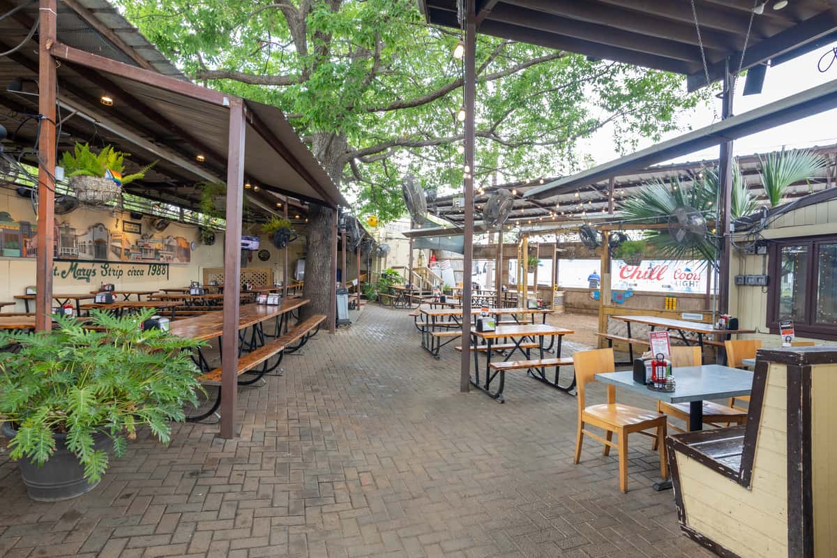 N ST MARY'S PATIO