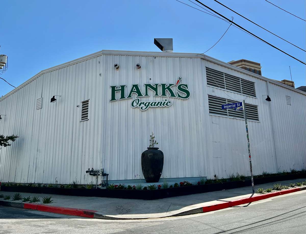 hank's store