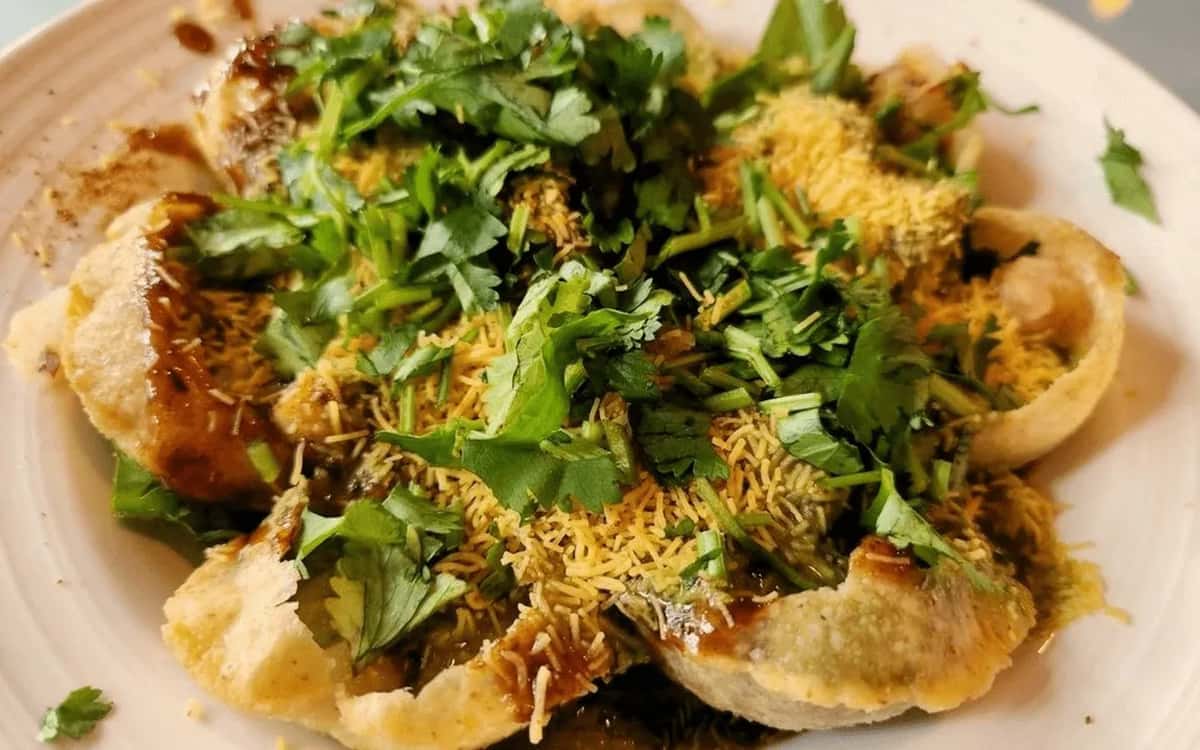 Pani puri with filling