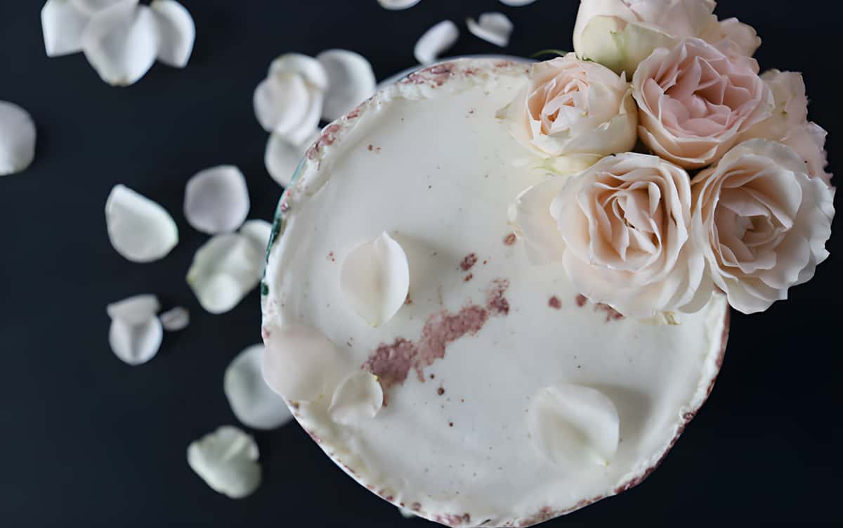 boutique cake with roses