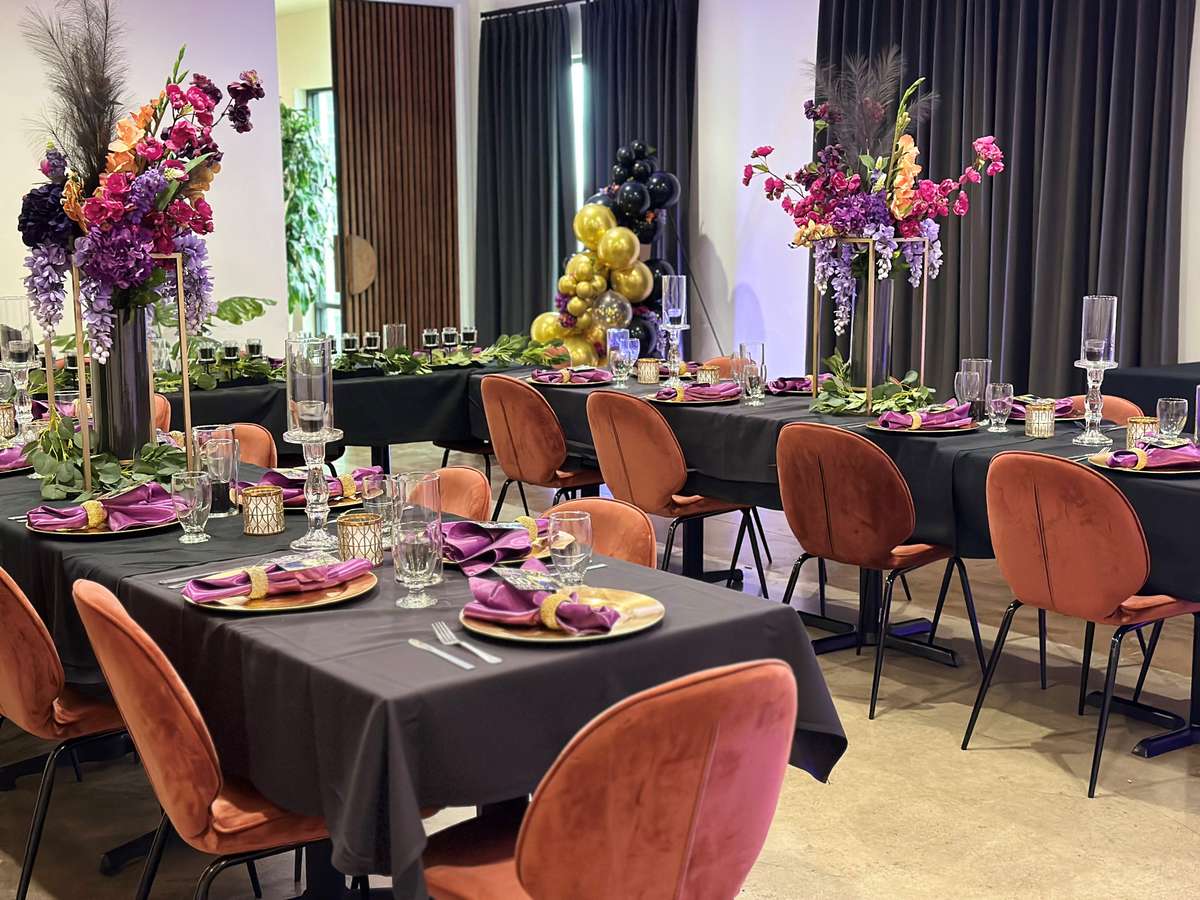 PRIVATE DINING ROOM
