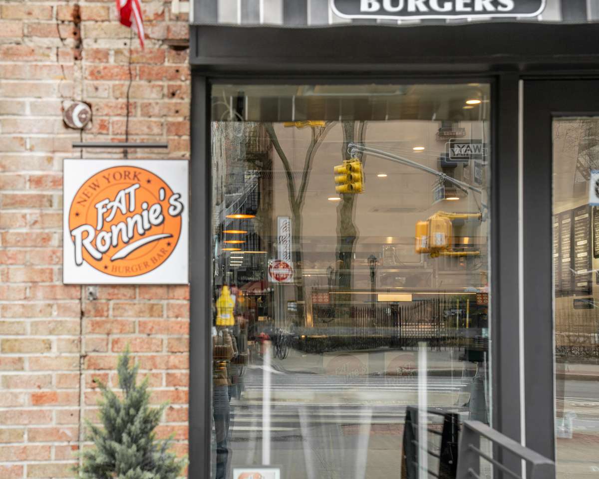 Exterior of Fat Ronnie's location
