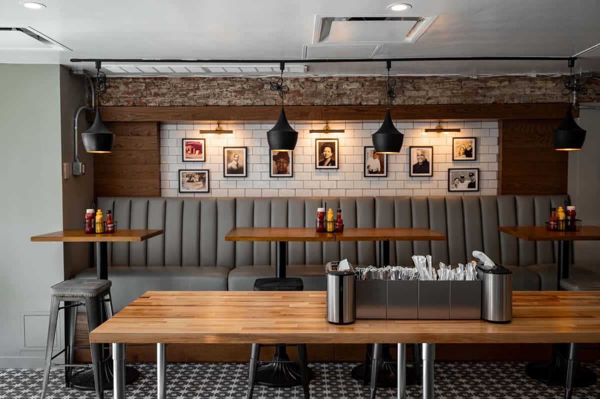 Interior of FAT Ronnie's