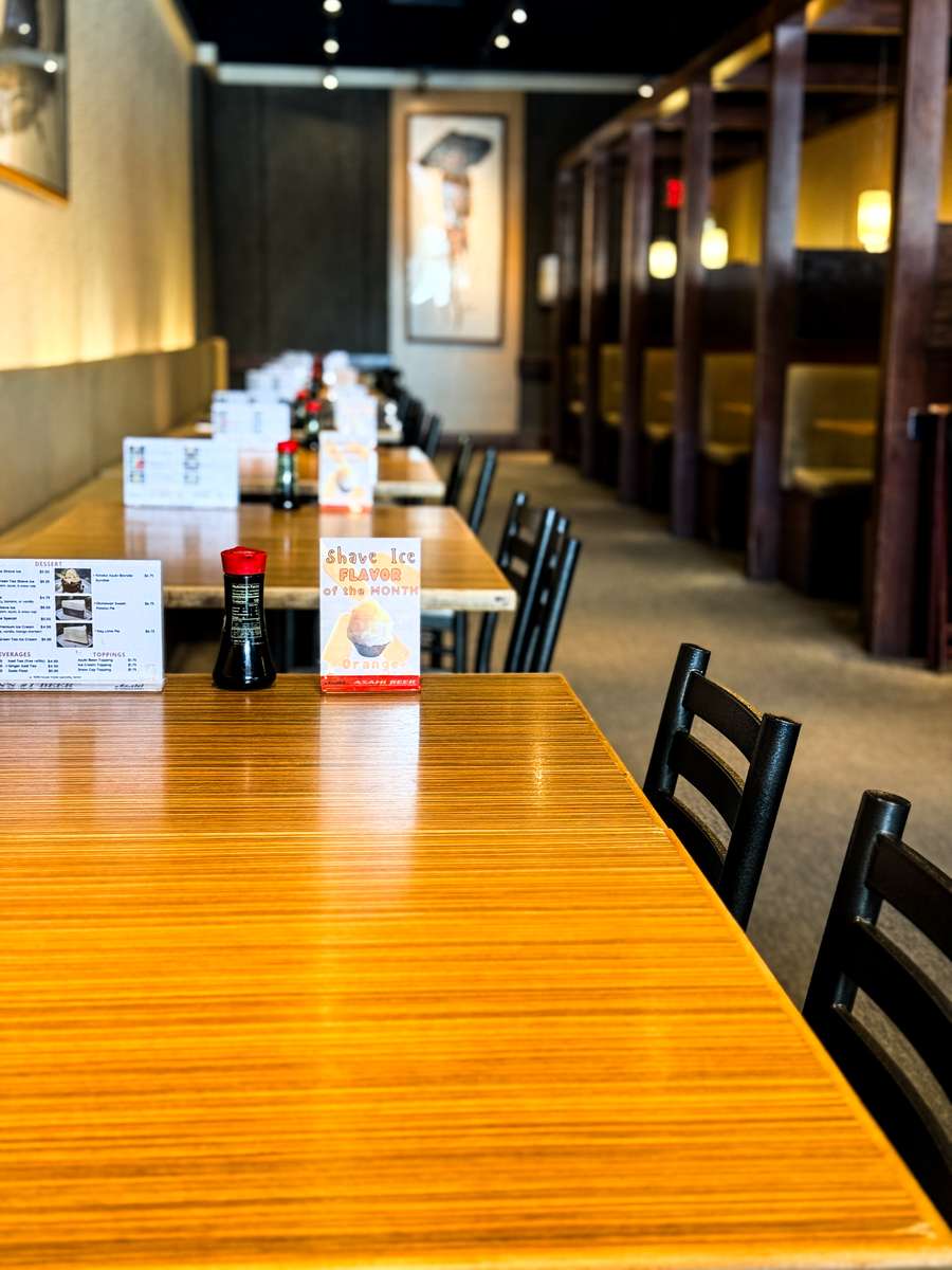 tables in a row at Gyotaku Niu Valley