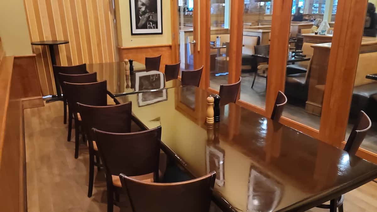 Lexingtons wine room_capacita 14-15