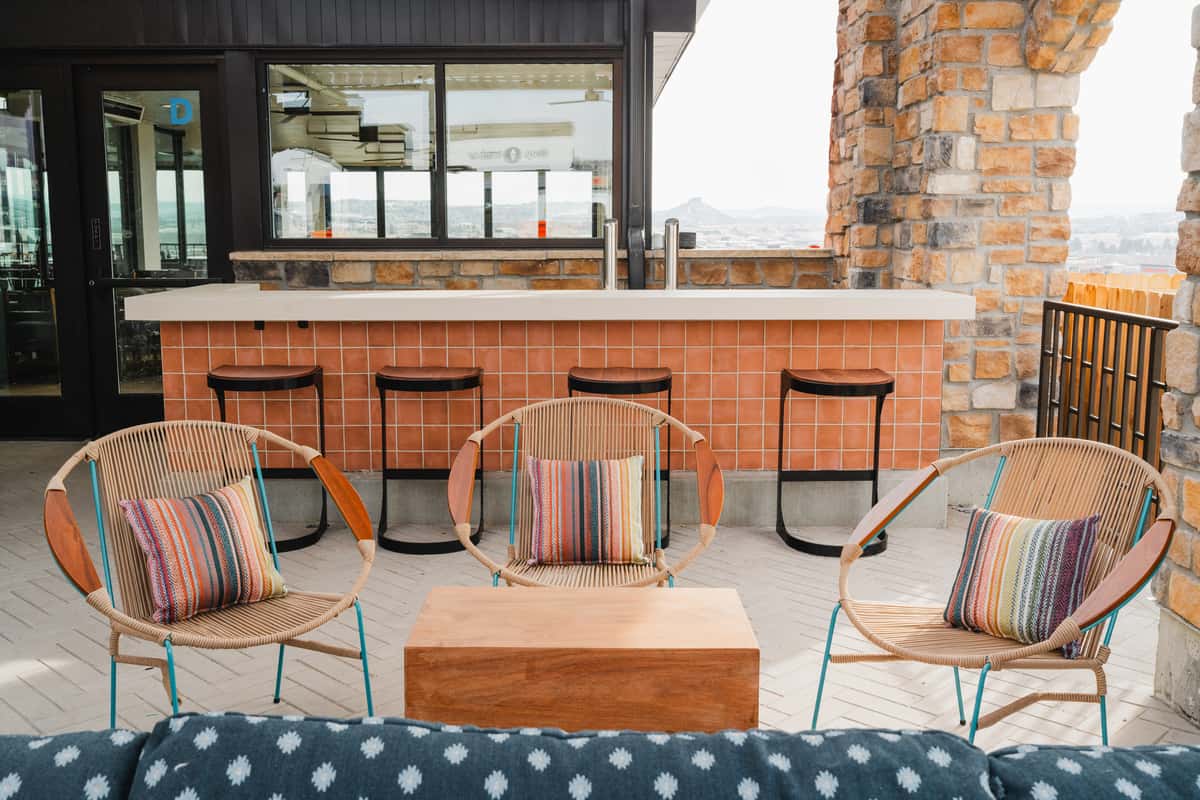 OUTDOOR BAR