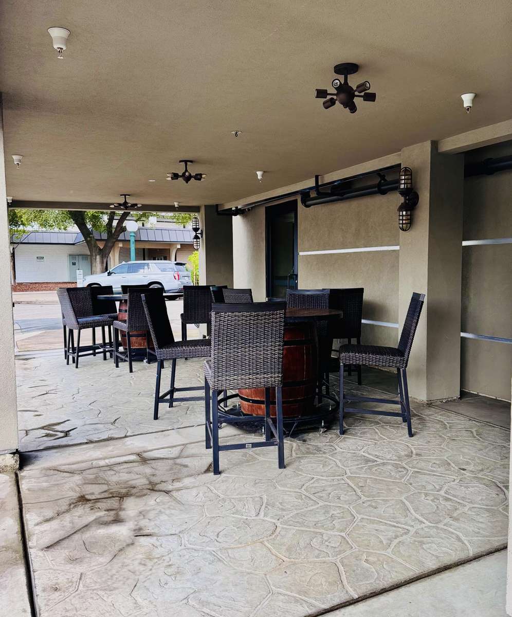 Covered Patio at The Oxford Kitchen Lodi