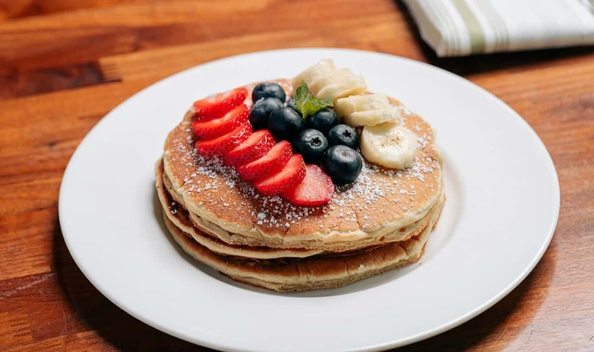 Pancakes with fresh fruit