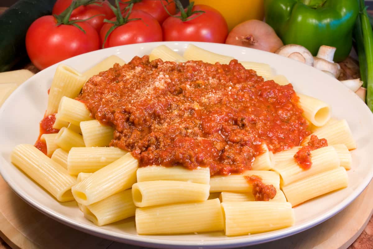 Rigatoni with meat sauce