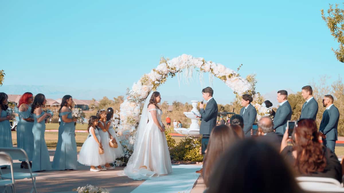 Beautiful outdoor wedding ceremony at Willows