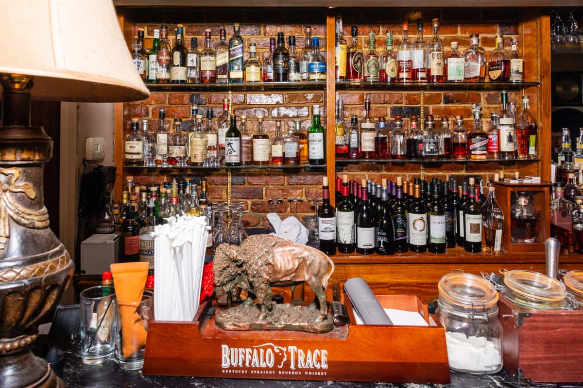 bar