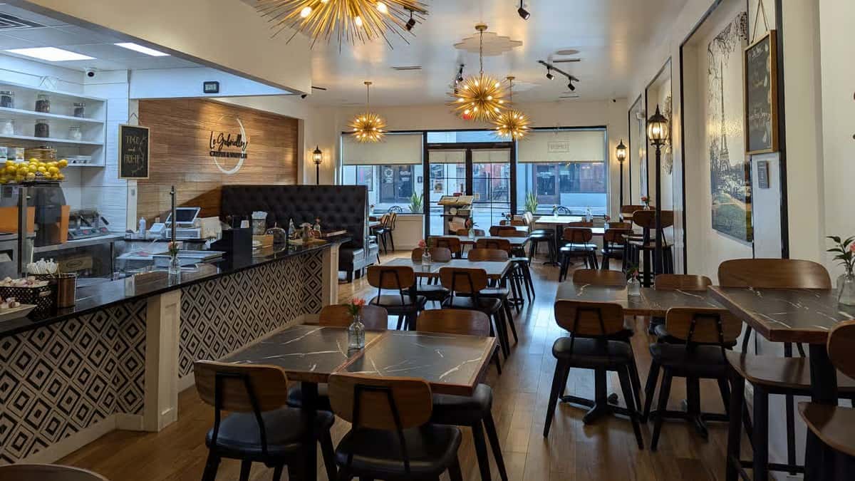 Le Gabrielle Winder Dining Room