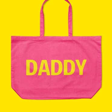 Shopping bag with the word Daddy