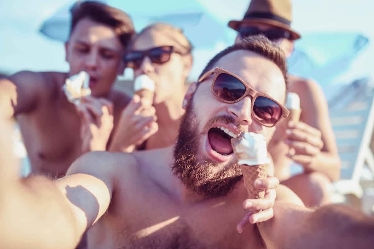 4 people eating ice cream