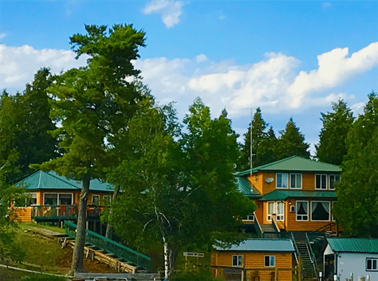Temple Bay Lodge - Restaurant in Eagle River, ON