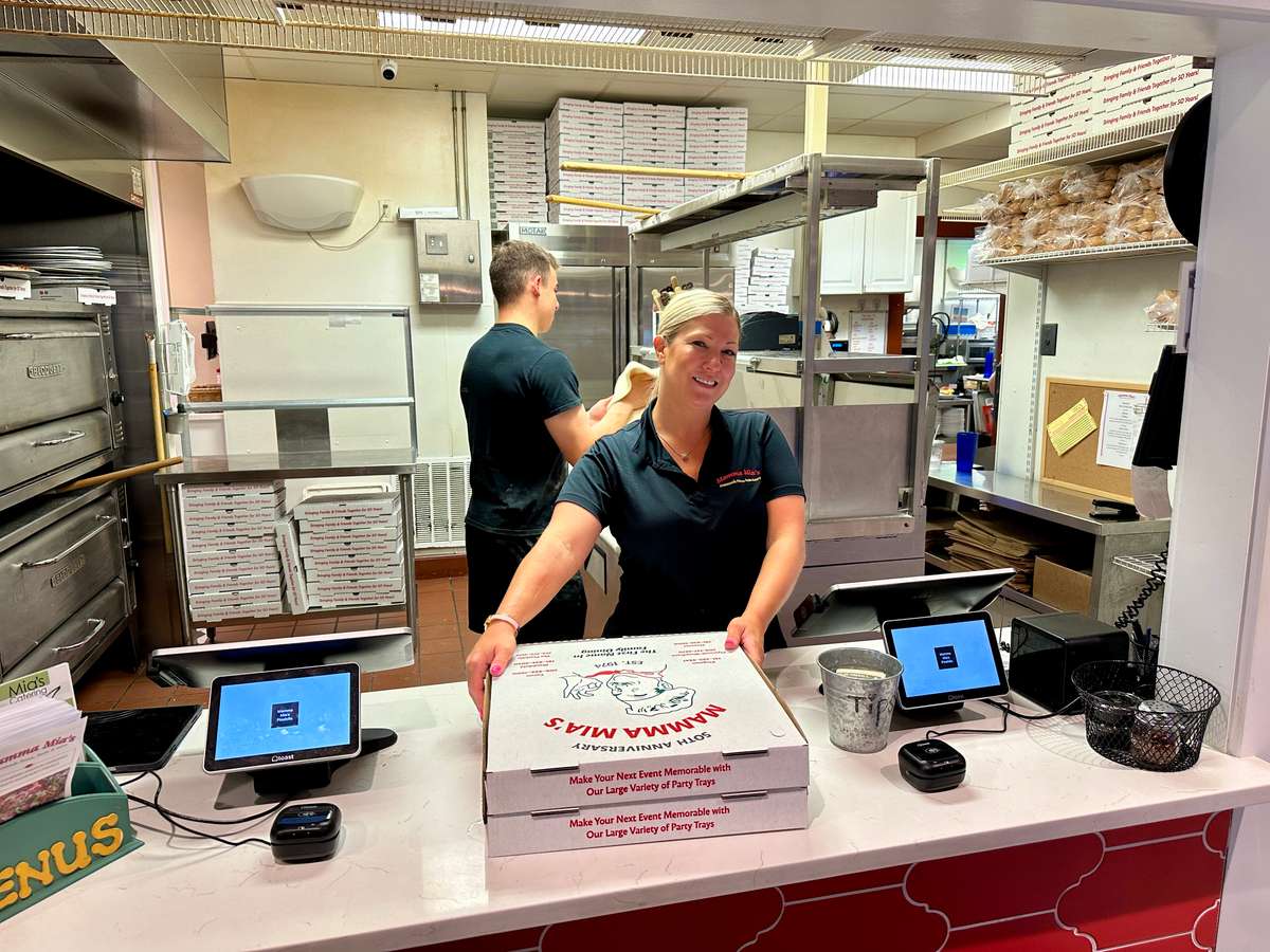 takeout pizza in plymouth pinehills manomet