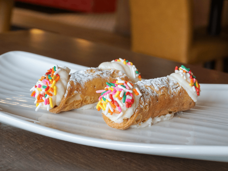 mini cannoli