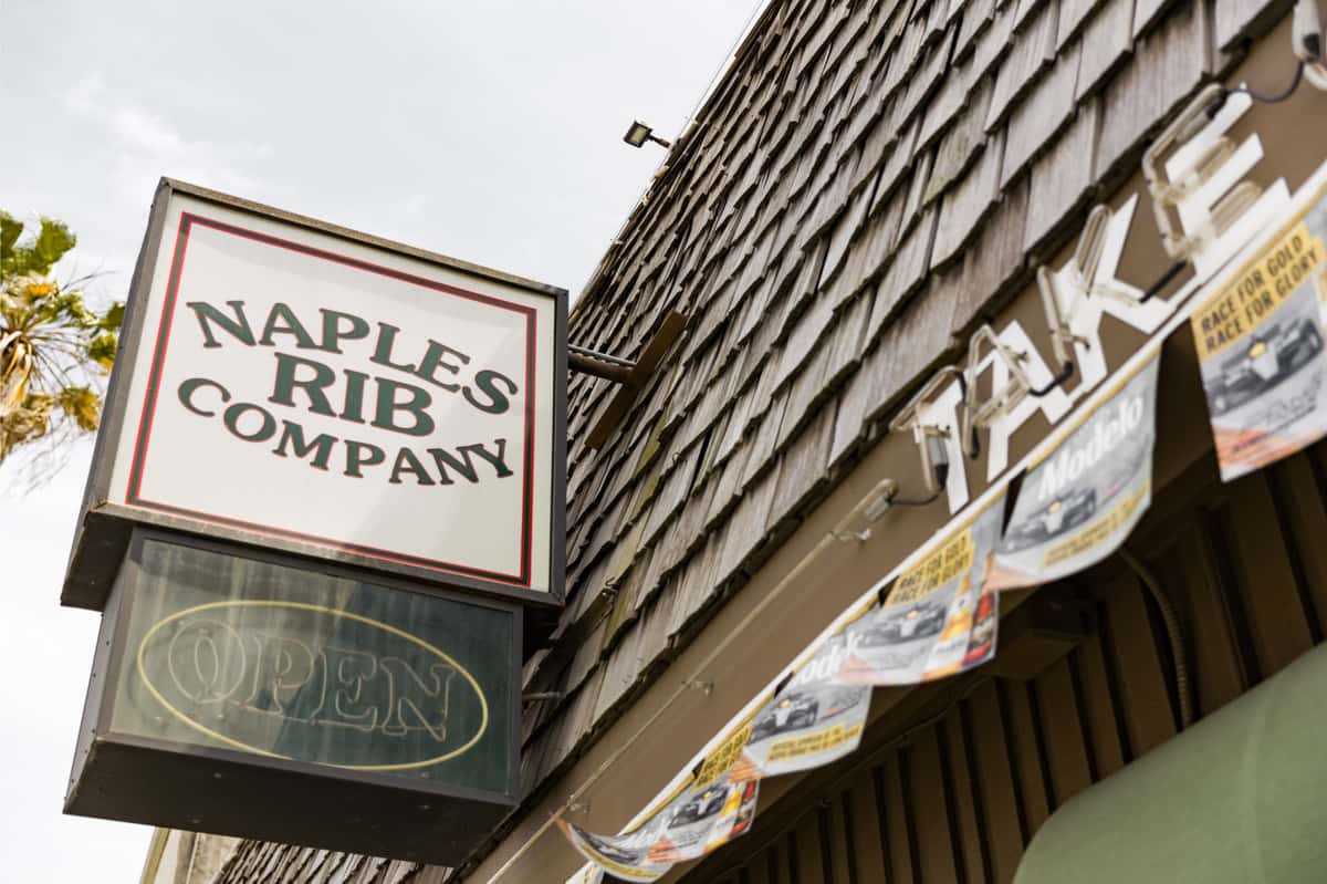 naples rib company sign