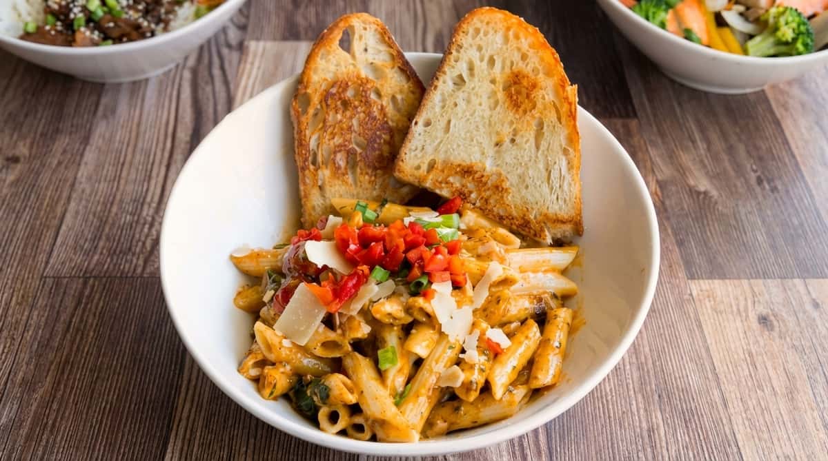 penne pasta bread