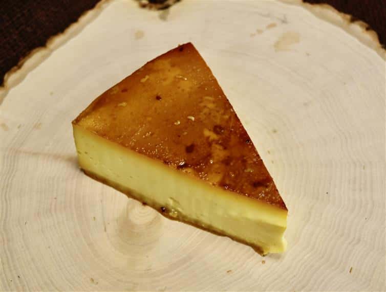 flan cake slice