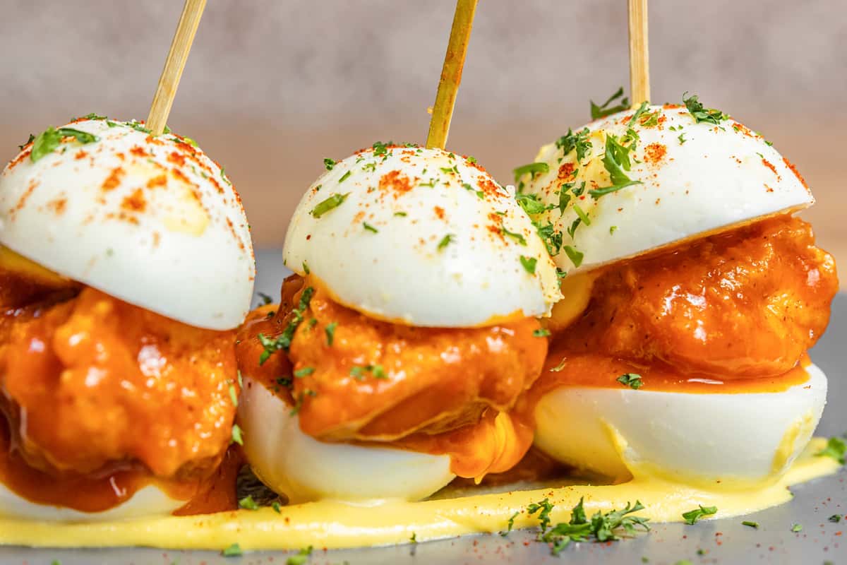 deviled eggs buffalo chicken