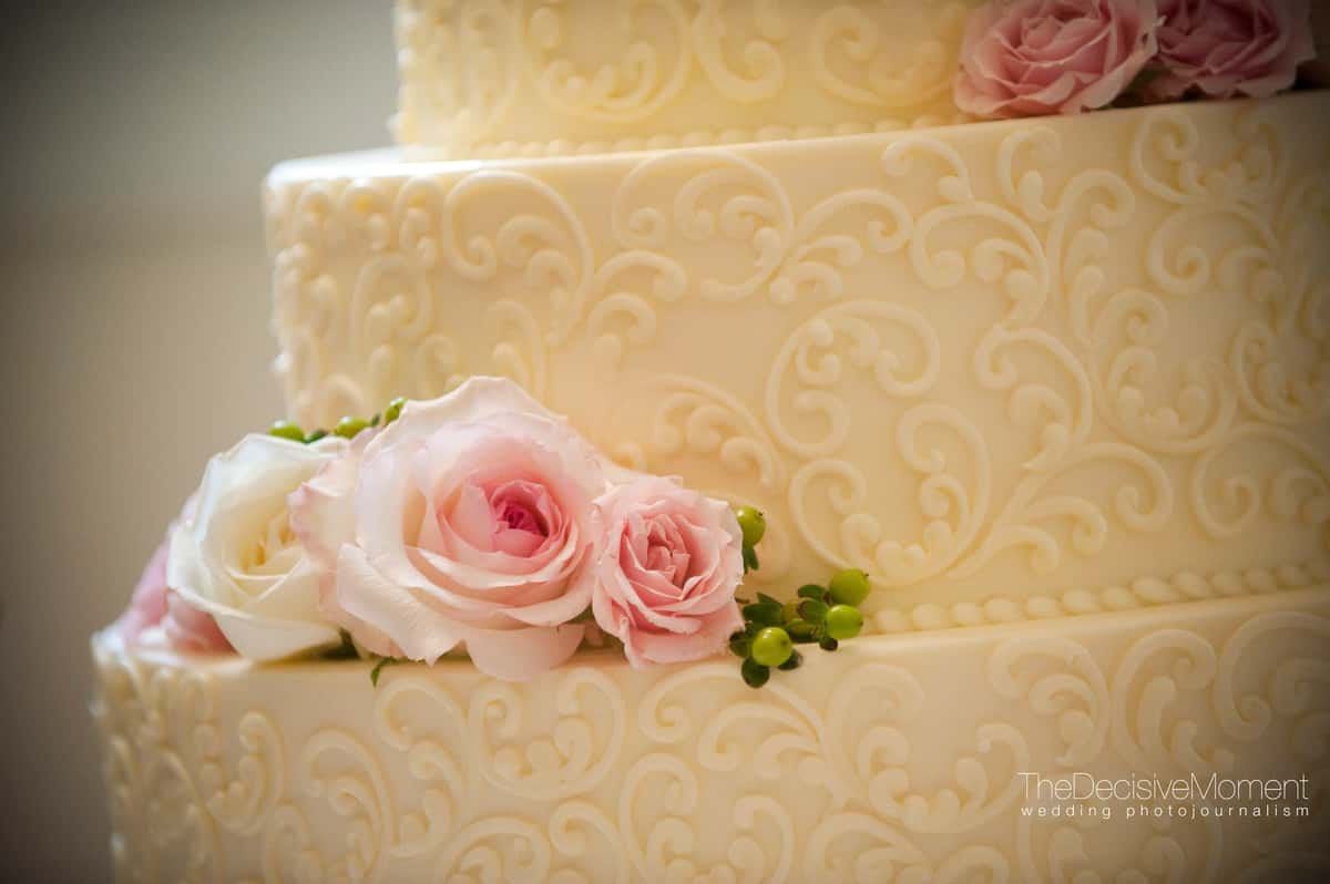 vanilla cake with rose