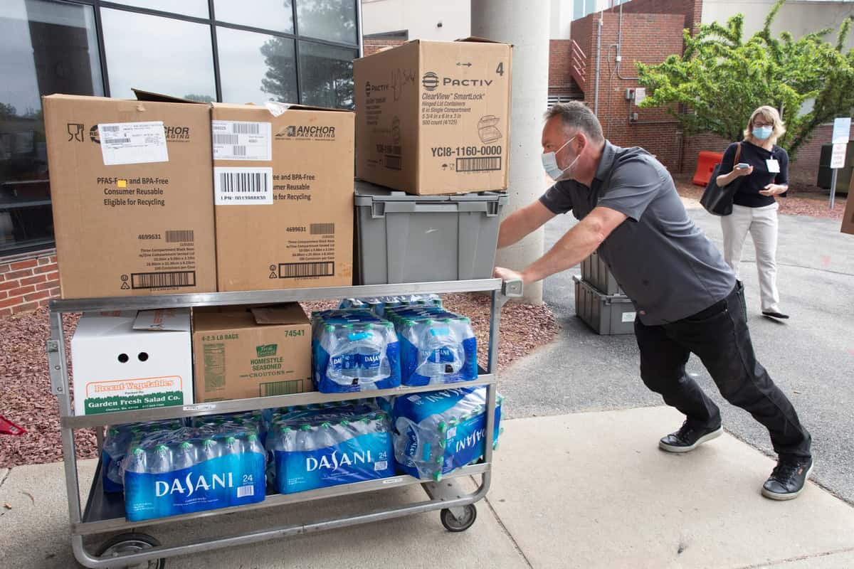 Dan Lagueux delivering meals and supplies
