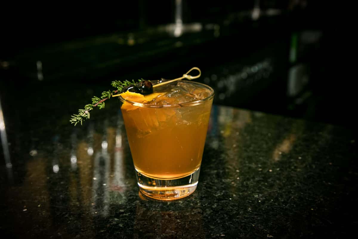 old fashioned cocktail
