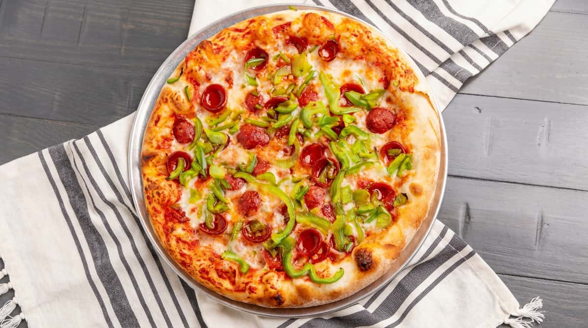 pepperoni-green-pepper-pizza