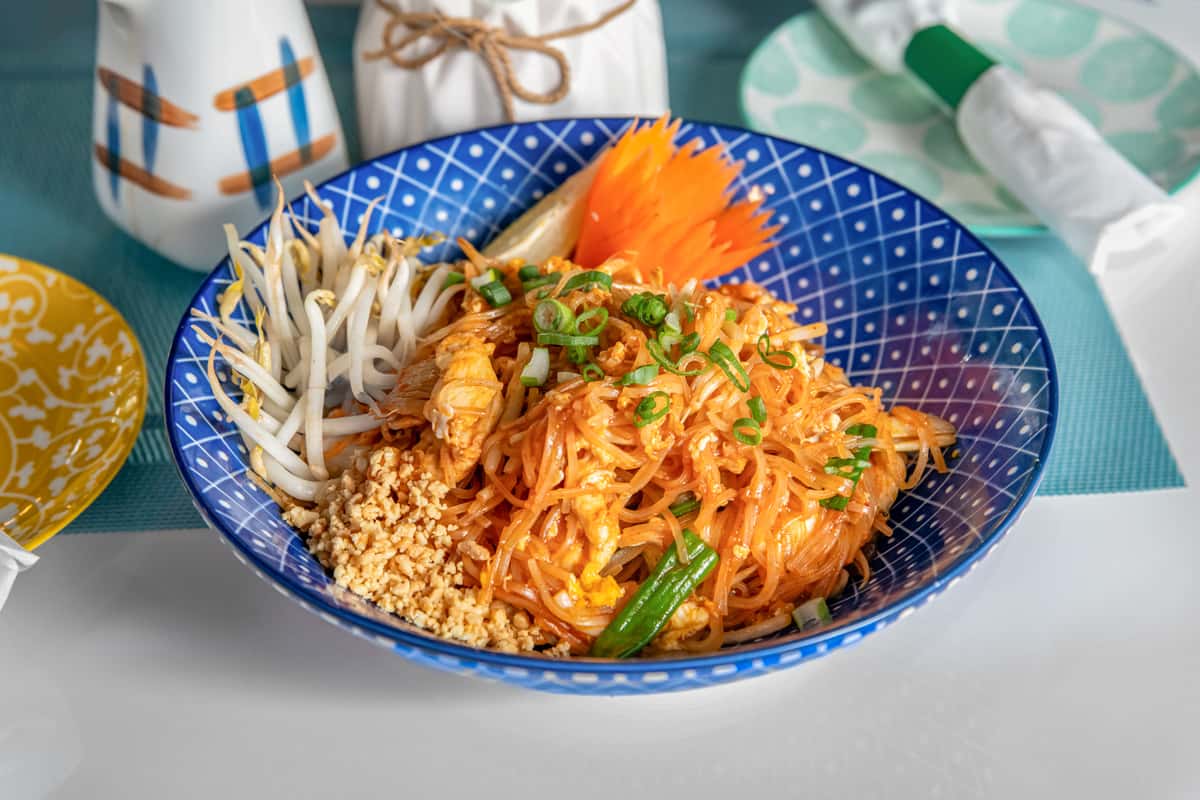 bowl of chicken pad thai