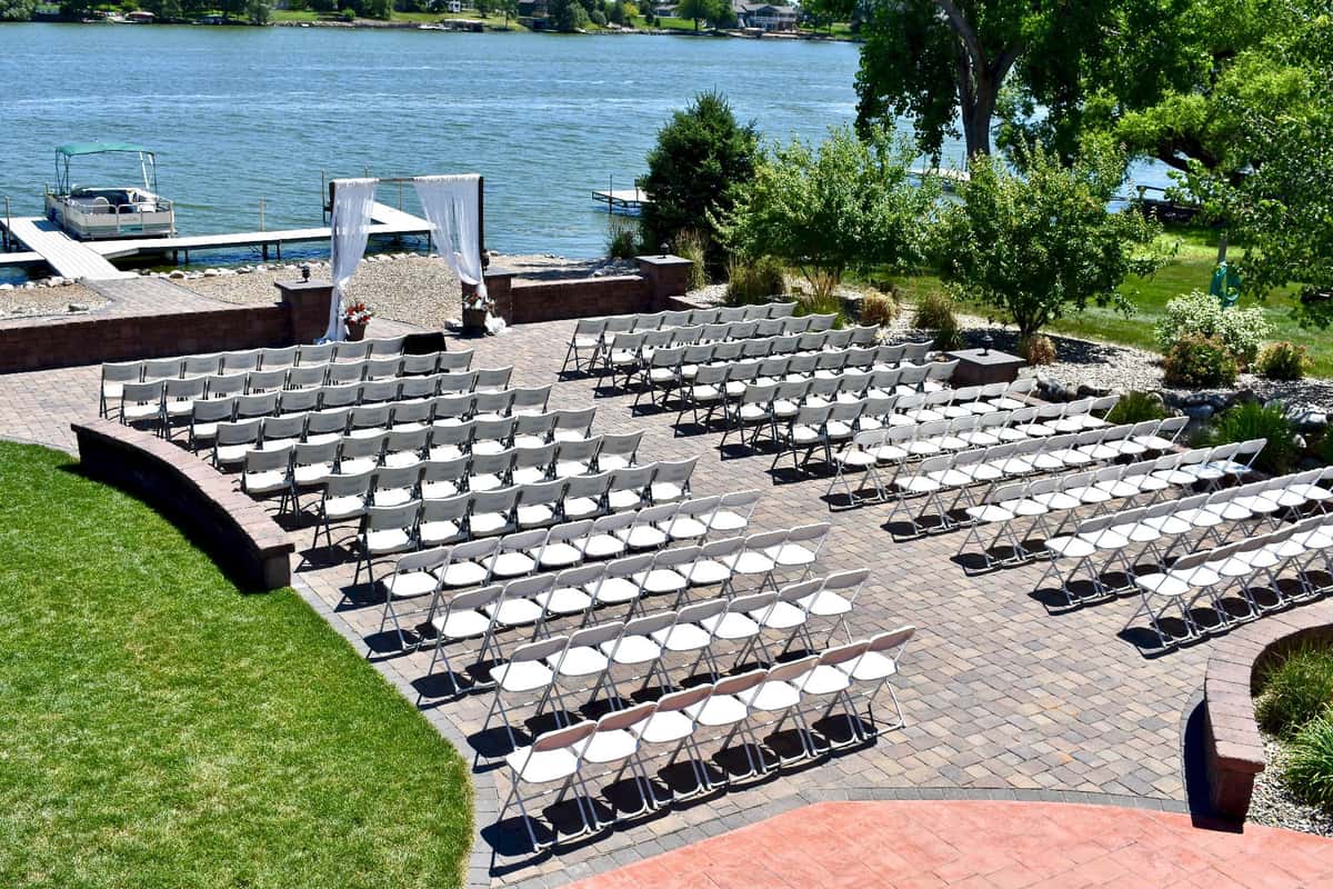 Wakeside Bar & Grill