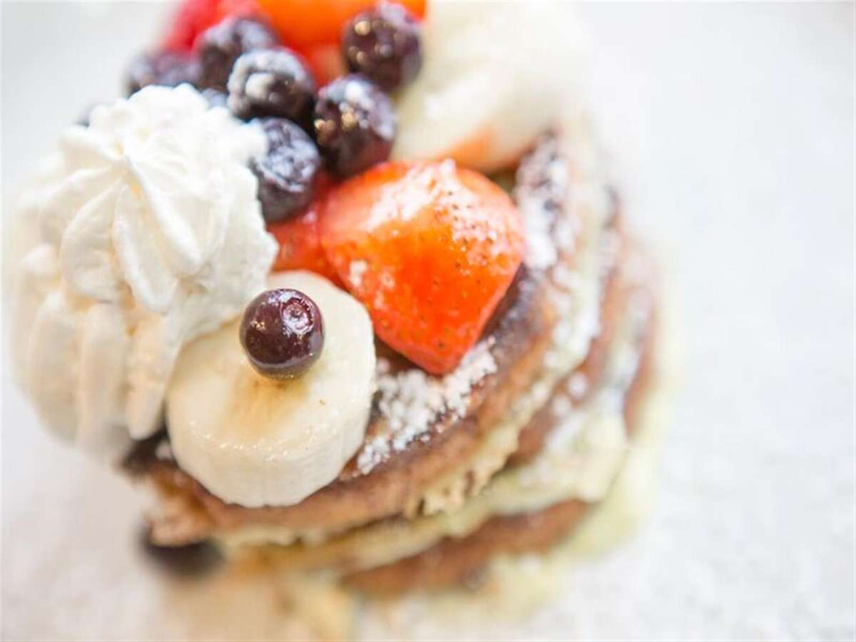 berry banana pancakes