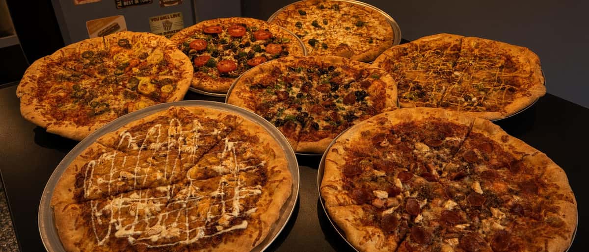Late Night Pizza Delivery Minneapolis | Mother Clucker’s