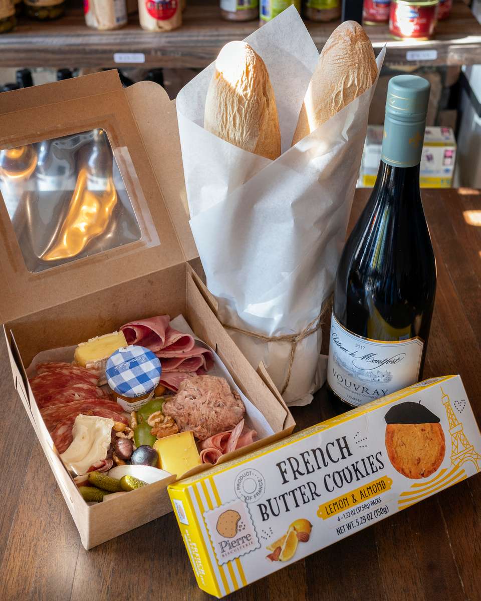 Grab & Go Date Box- White Wine - Gift Boxes & Date Boxes - Café Rabelais -  French Restaurant in Houston, TX