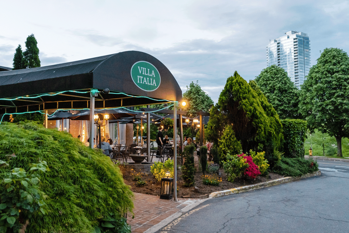 Villa Italia Front
