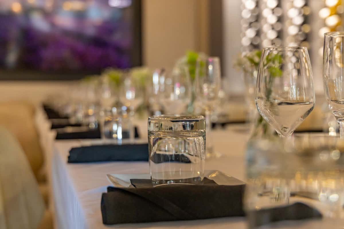 Table Setting Private