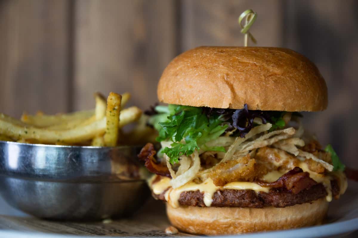 bacon queso burger