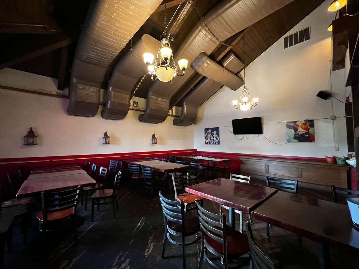 PARTY ROOM