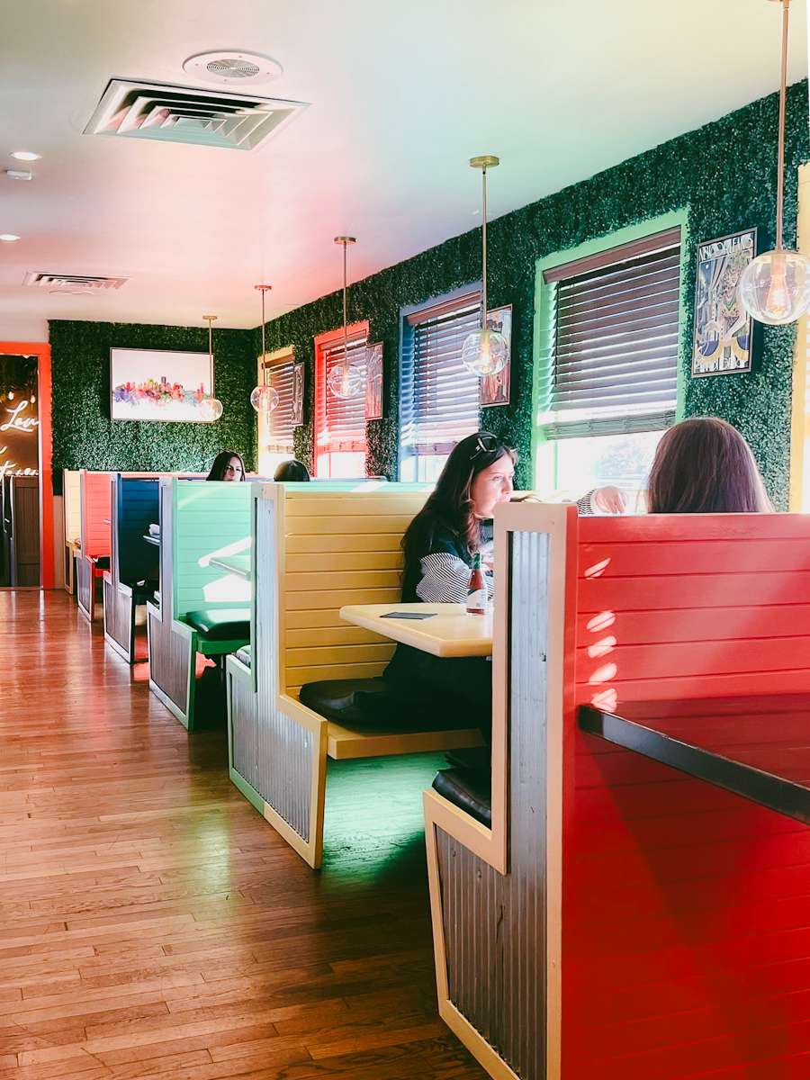 Lou Lou in Middletown Interior