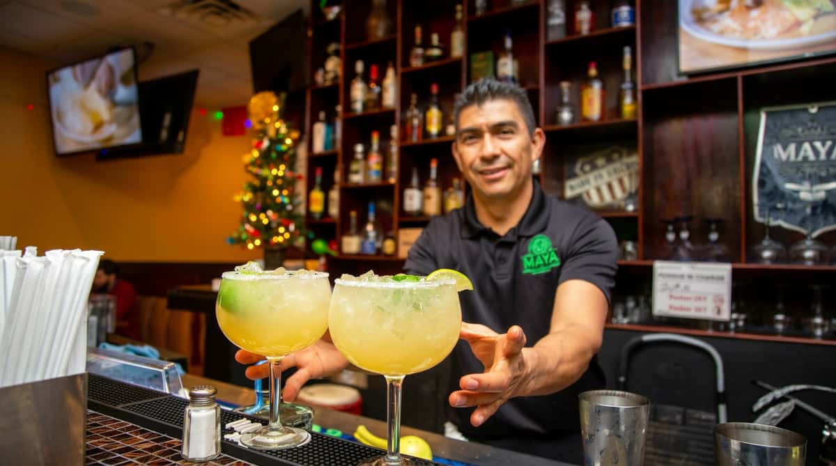 bartender margaritas