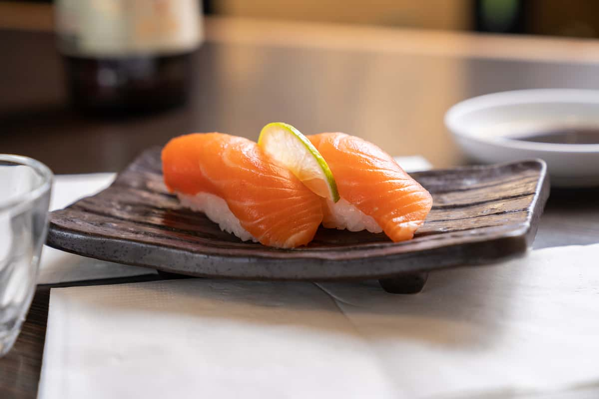 sake salmon sushi